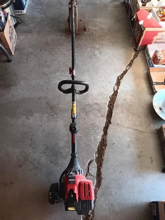 Craftsman gas string trimmer.
(Untested)