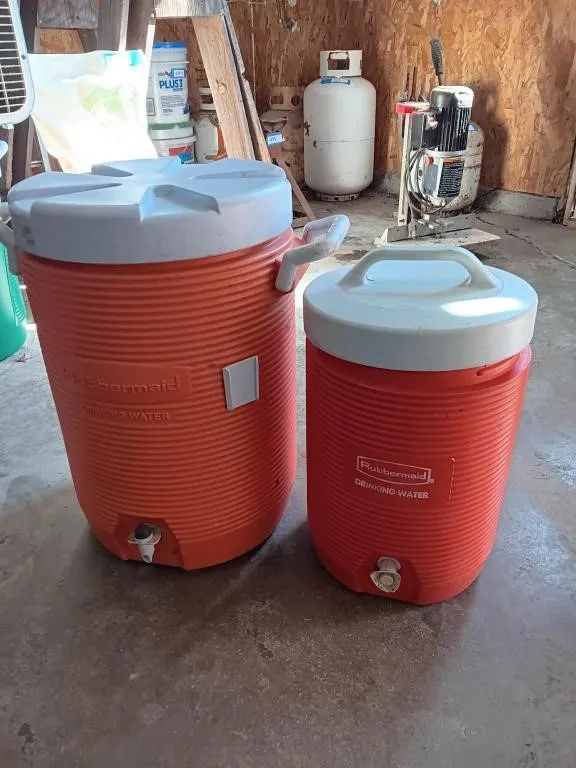 Rubbermaid Drink Dispenser Coolers. 5 gallon and