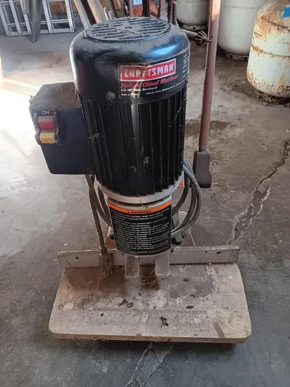 Craftsman hollow chisel Mortiser.
(Powered on at