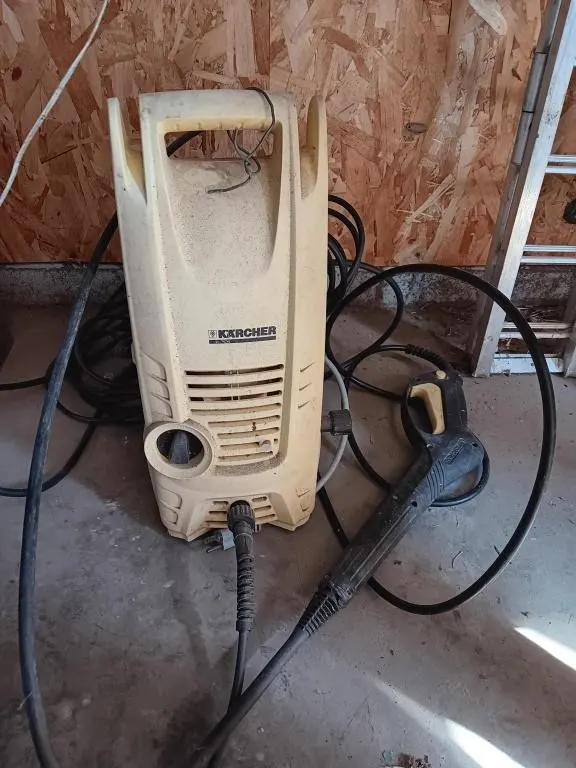 Karcher power washer. Cord is spliced. Powered