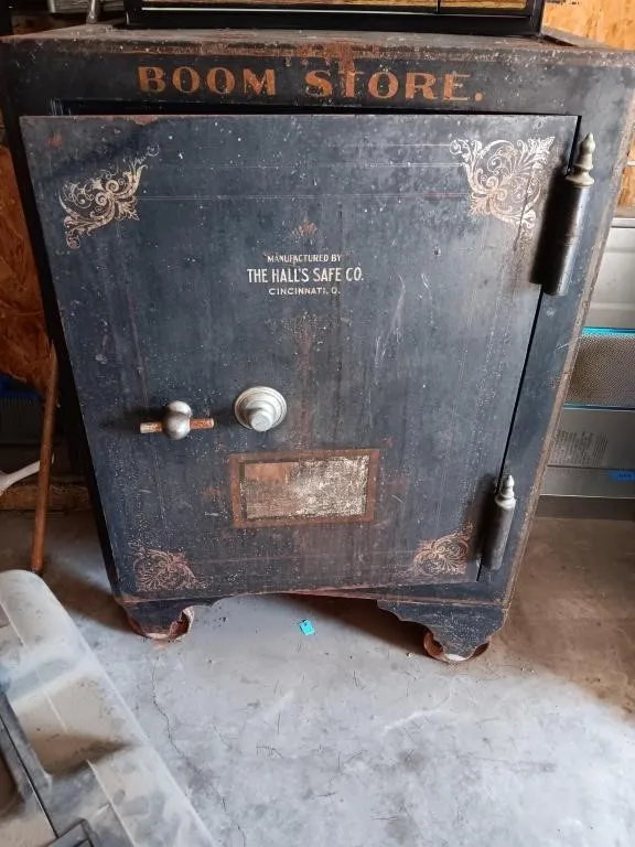 Hall's Safe. Dial combination lock with T-handle,