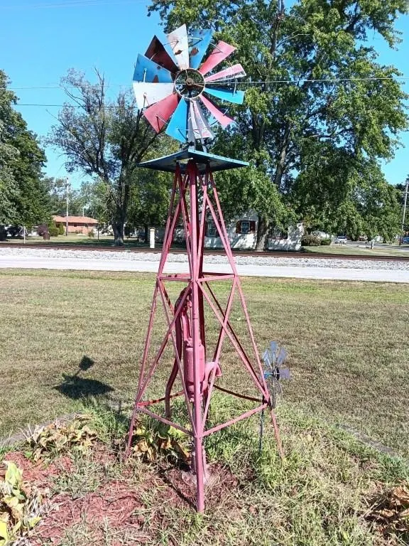 Wind mill and Patriotic wind spinner. (water