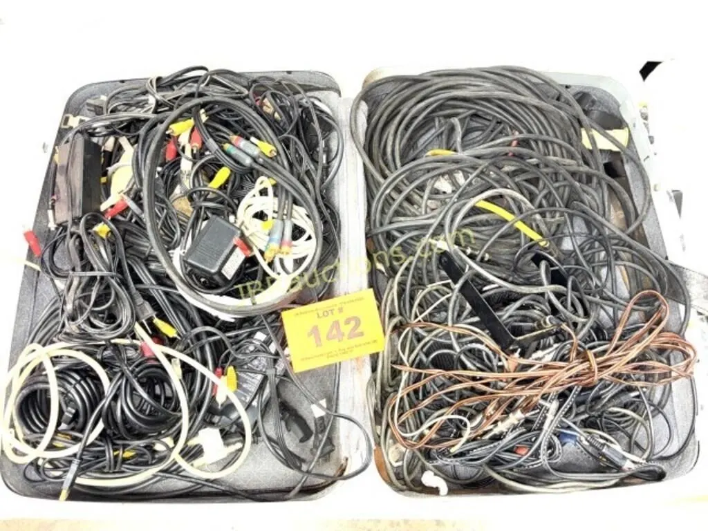 CASE FUL OF AUDIO AND OTHER CORDS