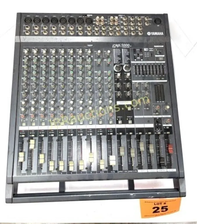 YAMAHA EMX 5000-12 POWERED MIXER