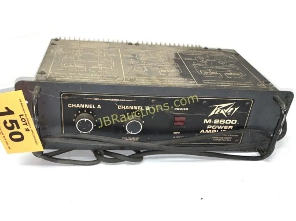 PEAVEY M-2600 POWER AMP 2 CHANNEL