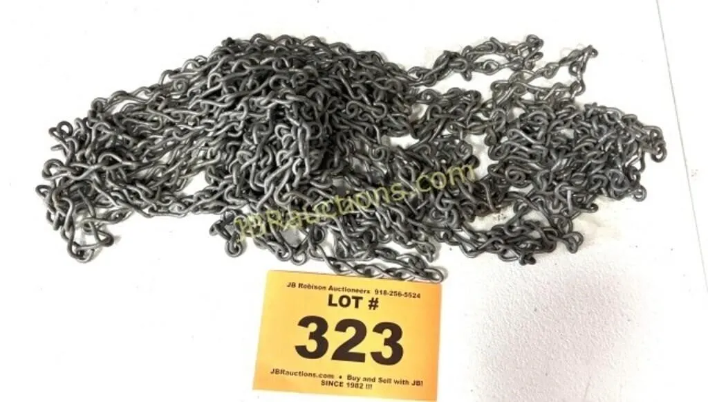 CHAIN FOR HANGING COMPONENTS AND SIGNS