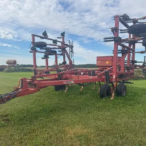 Case IH 5600 32' chisel plow