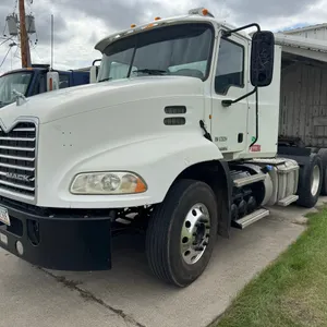 2013 Mack CXU613 day cab