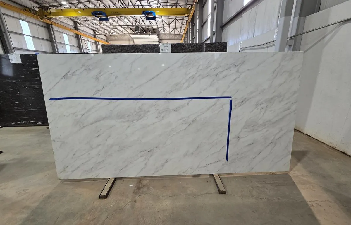 (1) White Veined Stone Slab
UNRESERVED