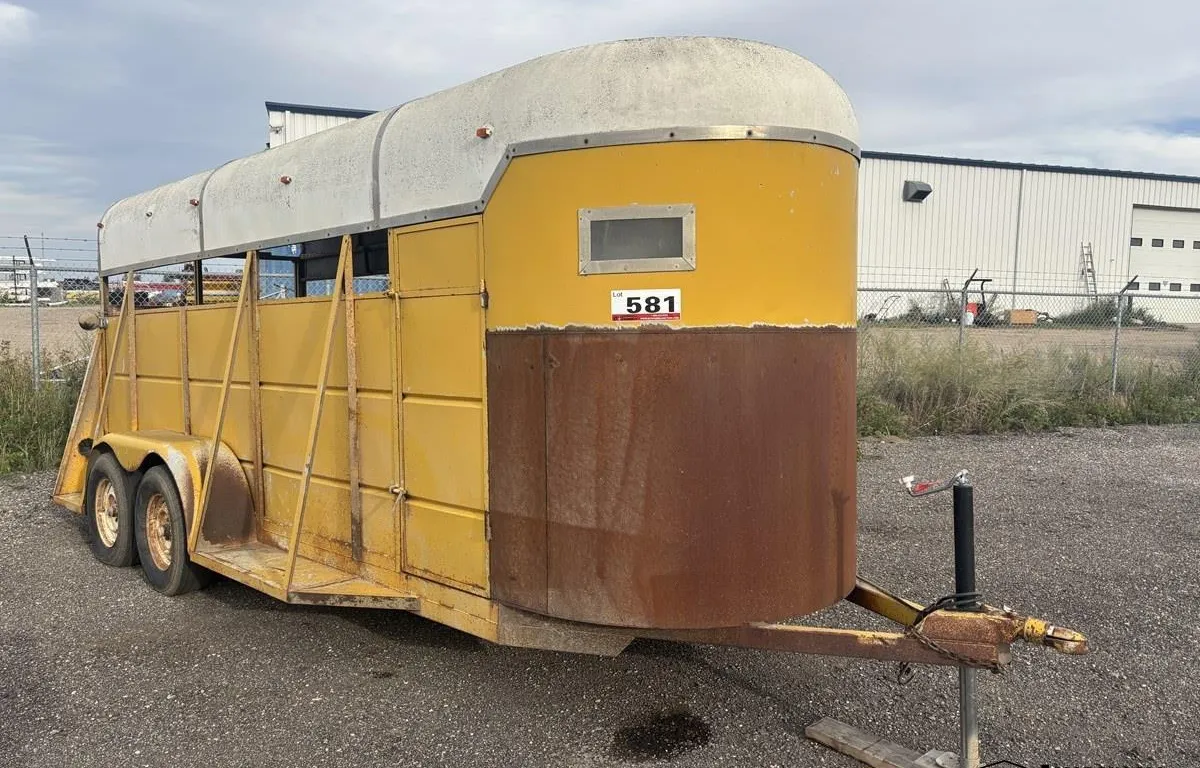 1973 Livestock T/A 20' Trailer w/ Contents
UNRESERVED