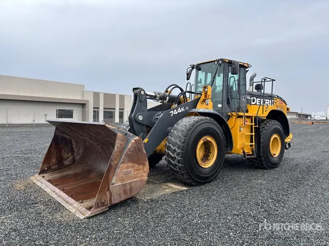 2018 John Deere 744K Wheel Loader