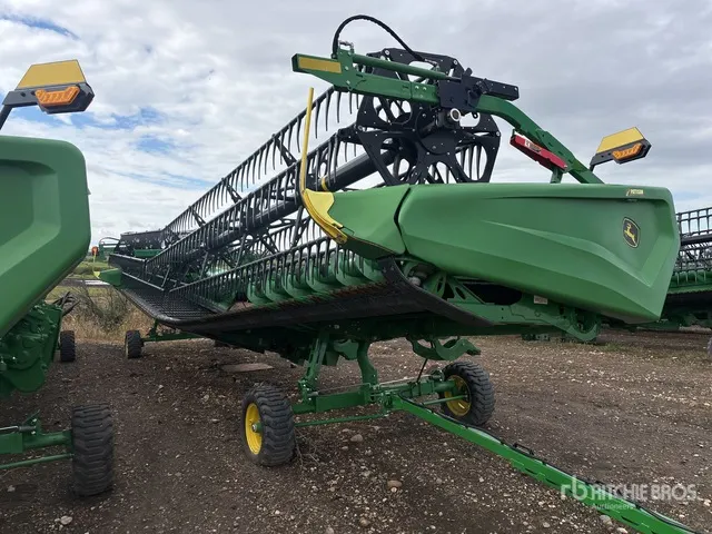2024 John Deere HD40R 40 ft Hinged Draper Combine Header