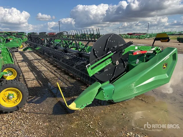 2023 John Deere HD40R 40 ft Hinged Draper Combine Header