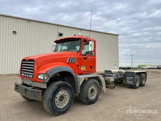 2009 Mack GU713 8x4 Twin-Steer Cab and Chassis