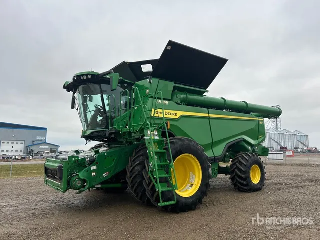 2023 John Deere X9 1000 Signature Edition Combine Harvester