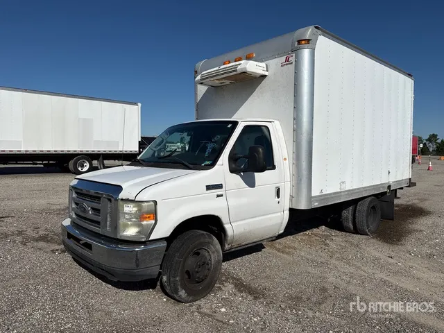 2011 Ford E-350 4x2 Van Truck (Inoperable)