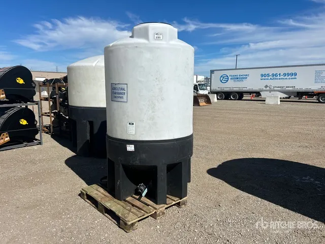 500 gal Poly Tank