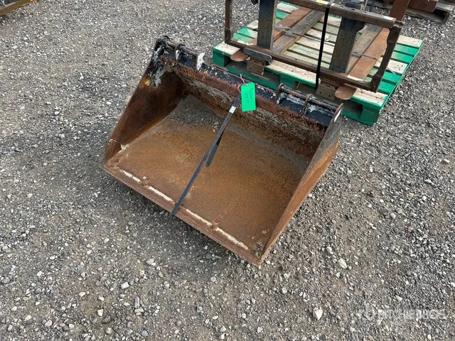 36 in Skid Steer Bucket