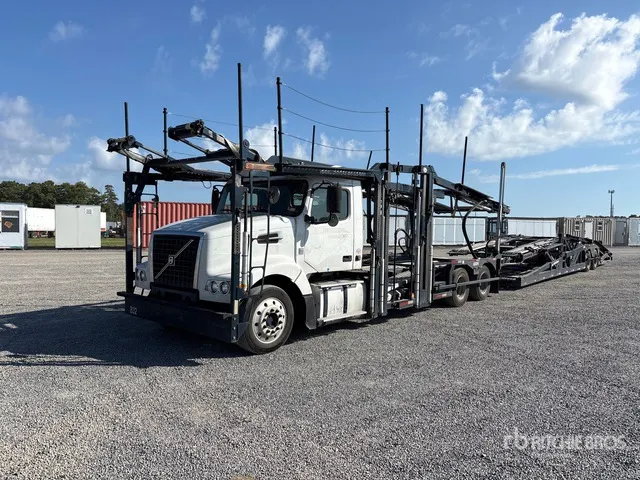 2015 Volvo VAH 6x4 Car Carrier Truck