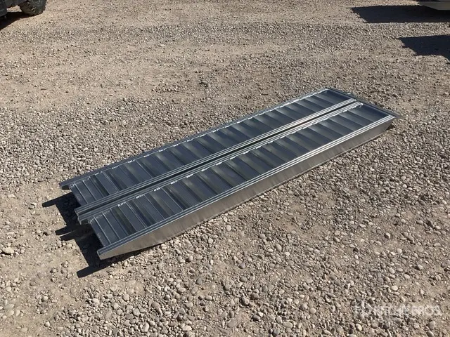 6 Ton Aluminum Loading Ramps (Unused)