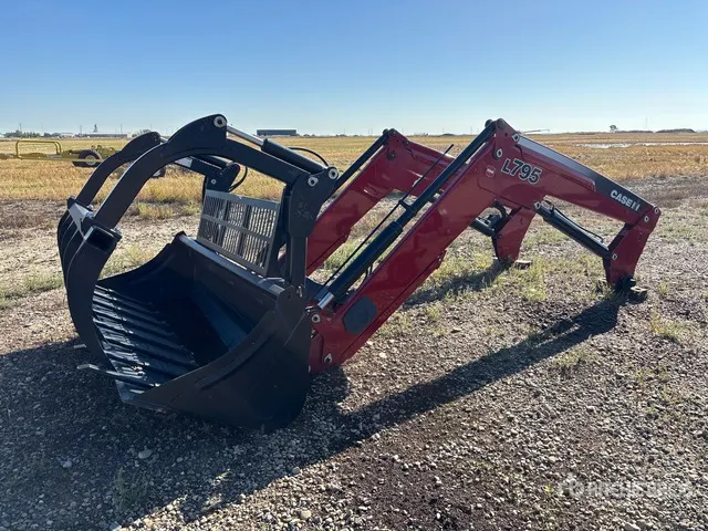 Case IH L795 Front Loader Attachment