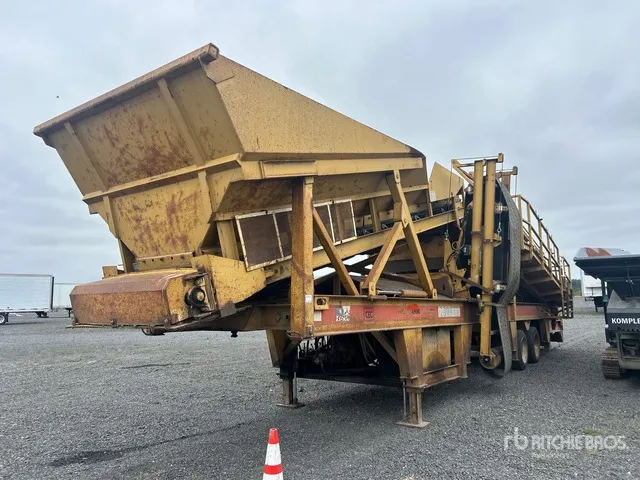 2004 CEC Roadrunner Screen-It Portable Screen Plant