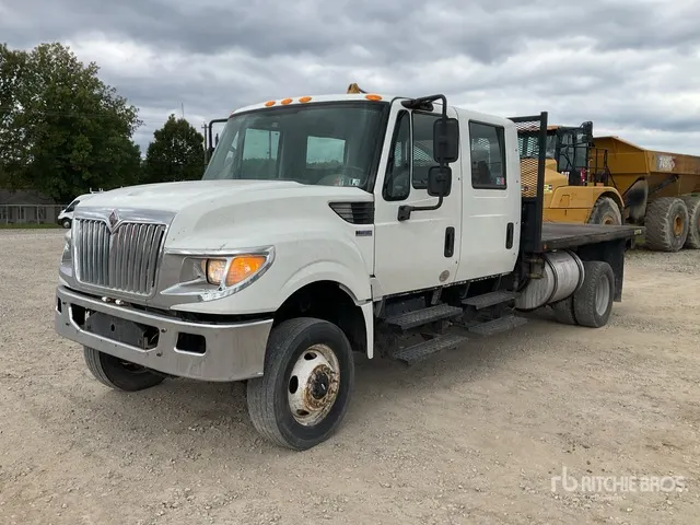 2015 International Terrastar 4x4 Crew Cab Flatbed Truck