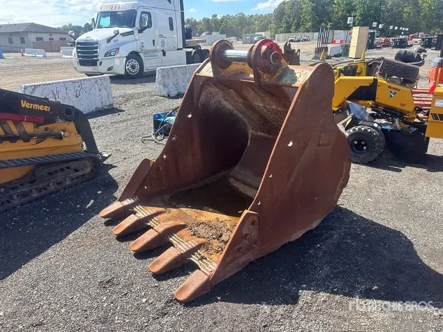 Cat 54 in Digging Excavator Bucket - Fits Cat 345
