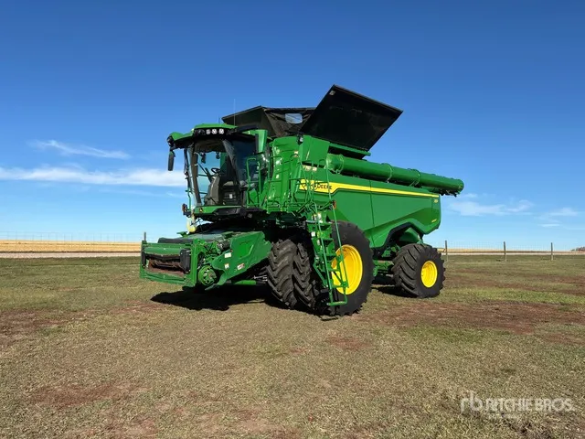 2023 John Deere X9 1000 Combine Harvester