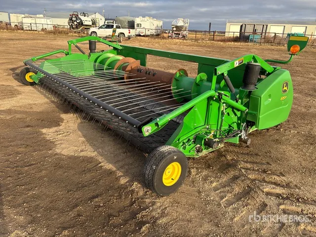2015 John Deere 615P 15 ft Draper Combine Pickup Header
