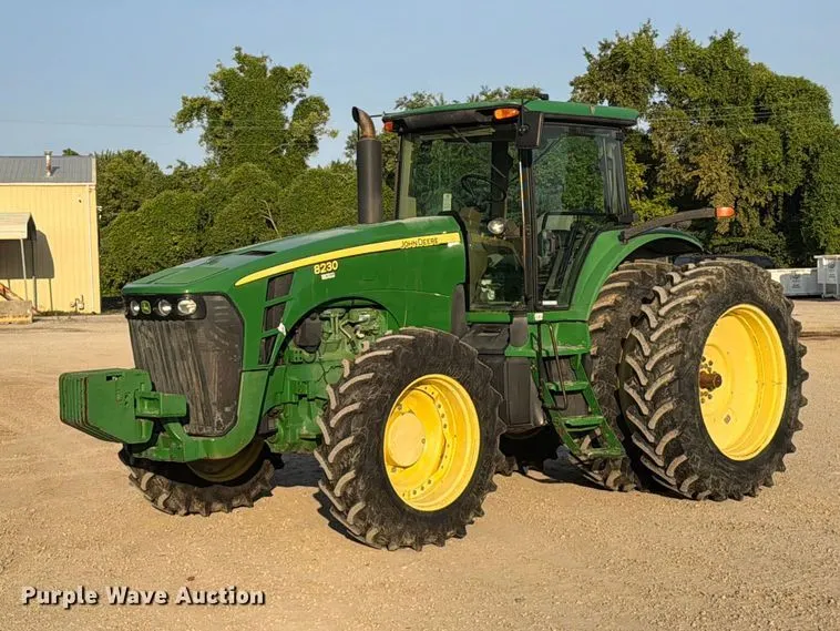 2007 John Deere 8230 MFWD tractor