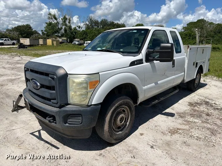 2015 Ford F250 Super Duty Ext. Cab utility bed pickup truck
