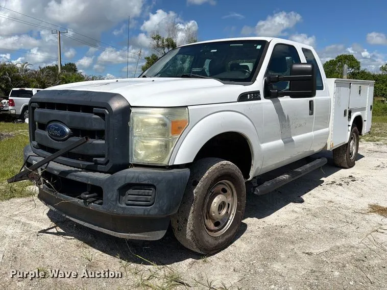 2015 Ford F250 Super Duty Ext. Cab utility bed pickup truck