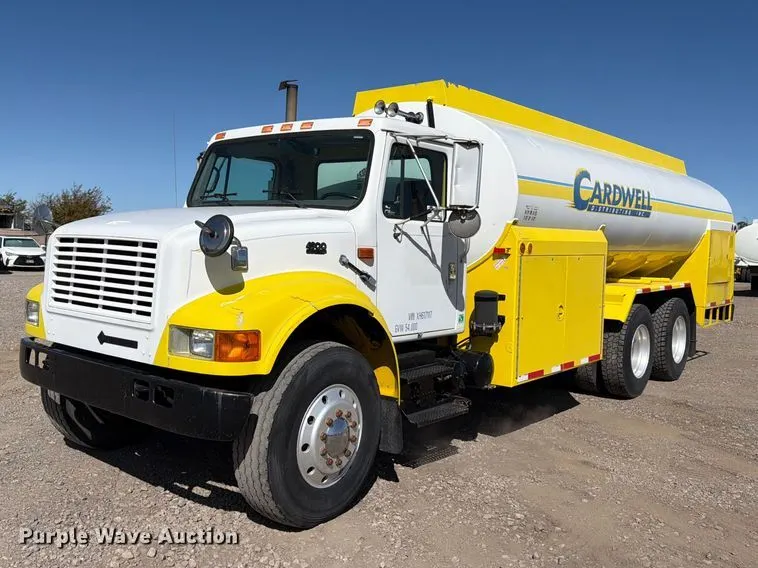 1999 International F4900 fuel truck