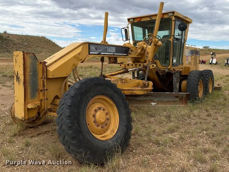 1996 Caterpillar 140H motor grader