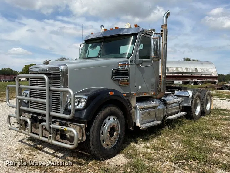 2012 Freightliner Coronado semi truck