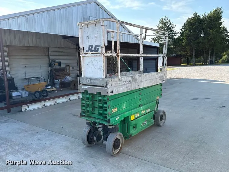 2011 JLG 2630ES scissor lift