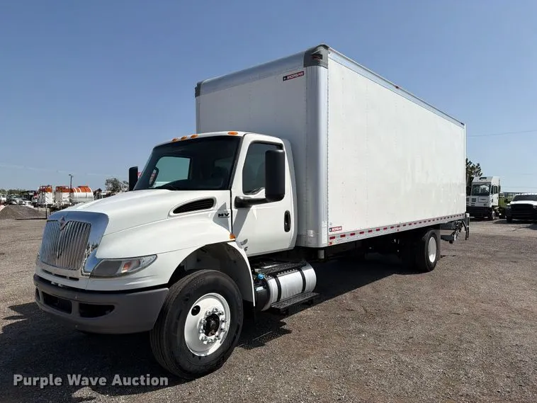 2021 International MV607 box truck