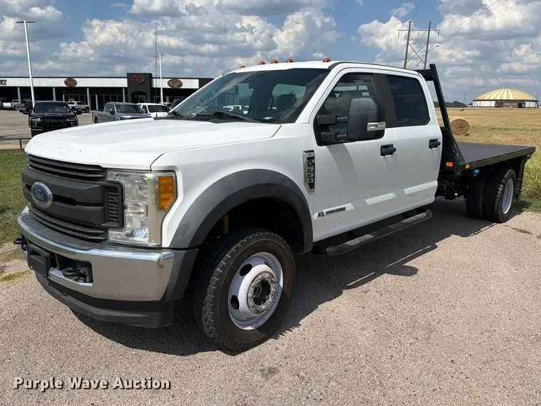 2017 Ford F550 Super Duty Crew Cab flatbed truck