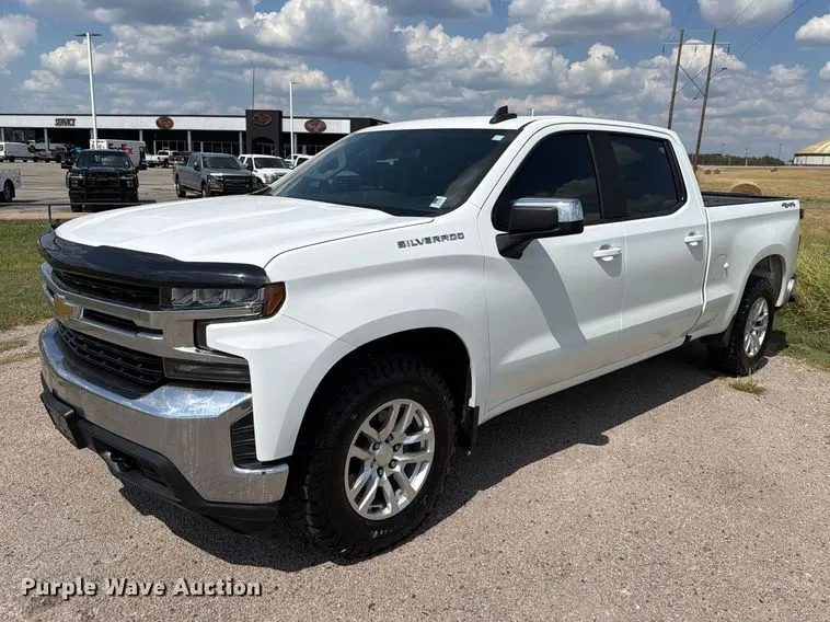 2020 Chevrolet Silverado 1500 Crew Cab pickup truck