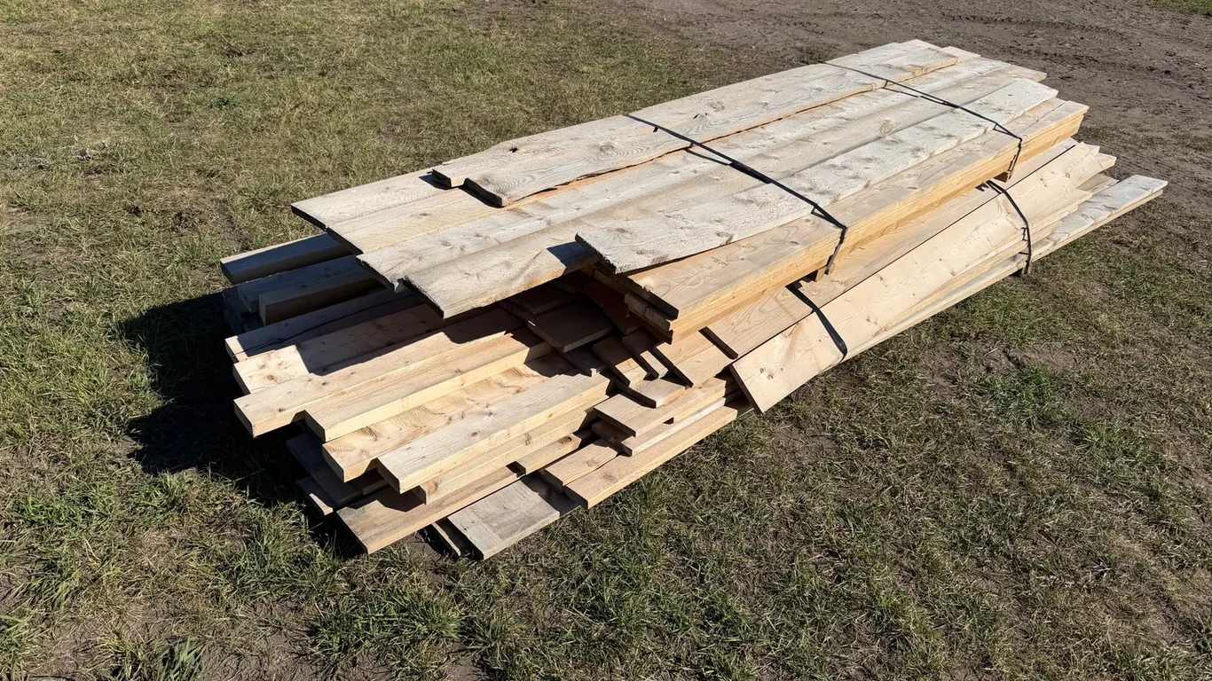 Approx (70) 96"-146"L x 4"-6"W x 1"-2"H Assorted Untreated Lumber