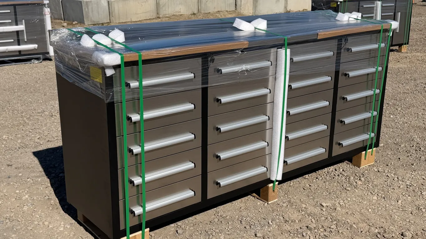 Unused 2026 Steelman 7' 20-Drawer SS Workbench