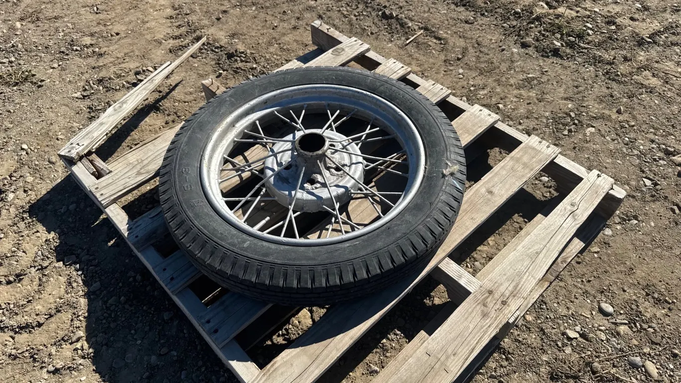 Tire on Spoke Rim