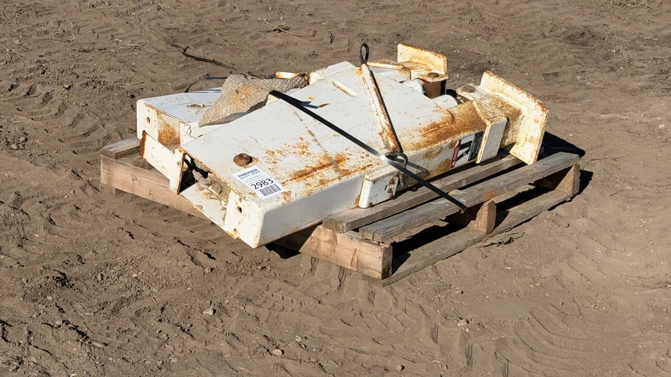 (2) Outriggers