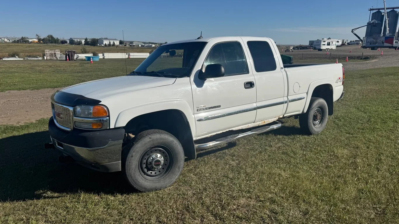 2002 GMC Duramax 2500 4x4 SLT Pick-up Truck