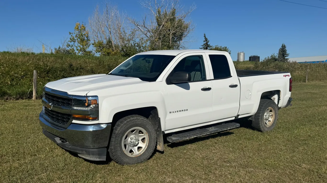 2017 Chevrolet Silverado 4x4 Pick-up Truck