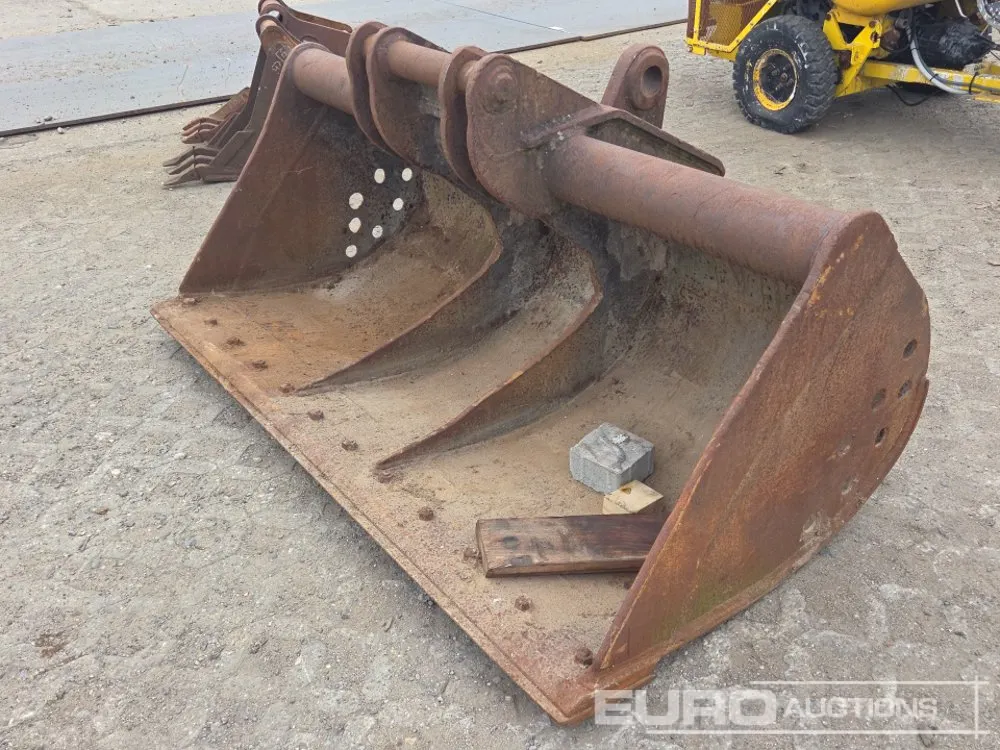69" Ditching Bucket