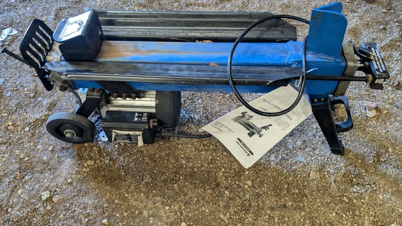 New Holland 5-ton Log Splitter