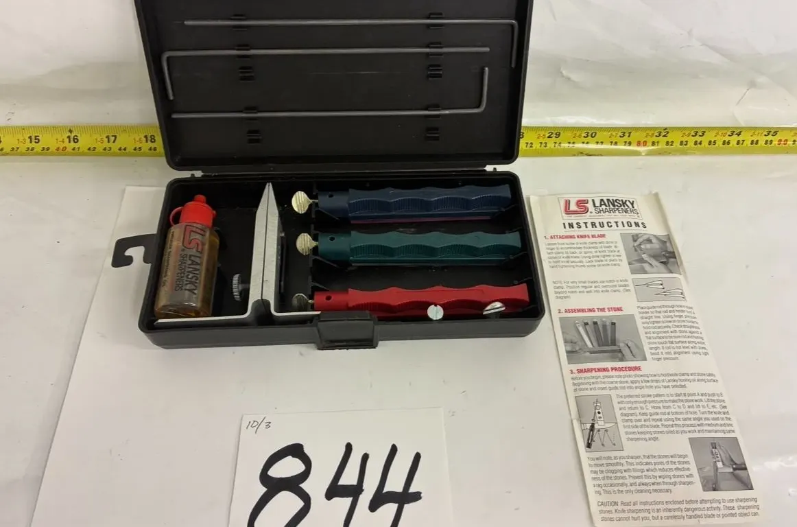 LS Lansky Sharpener & Oil in Case