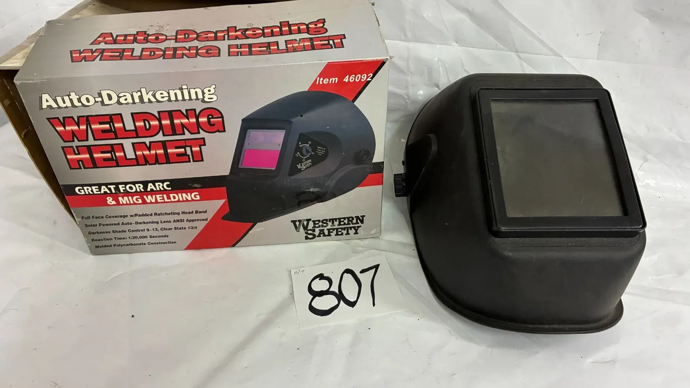 Auto-Darkening Welding Helmet